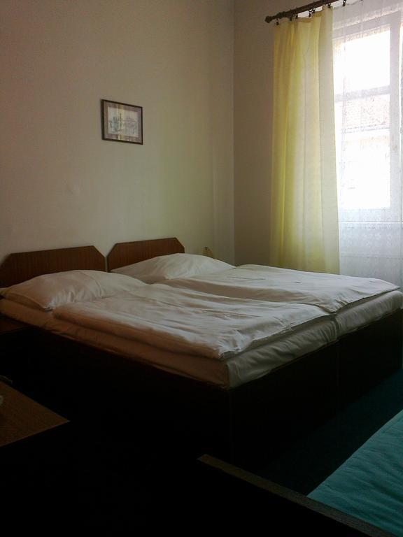 Hotel U Sladku Prague Room photo